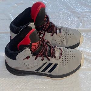 Adidas Kids Gray and Black Basketball Athletic Shoes Size 2.5 US